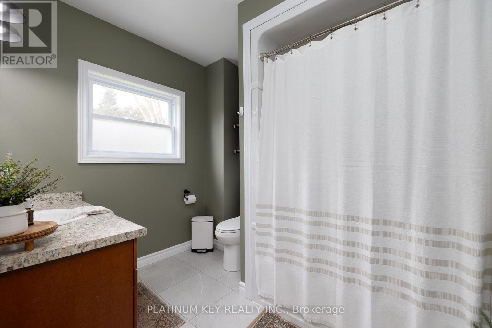 21243 Taits Road, Southwest Middlesex, Ontario  N0L 1M0 - Photo 35 - X12463732