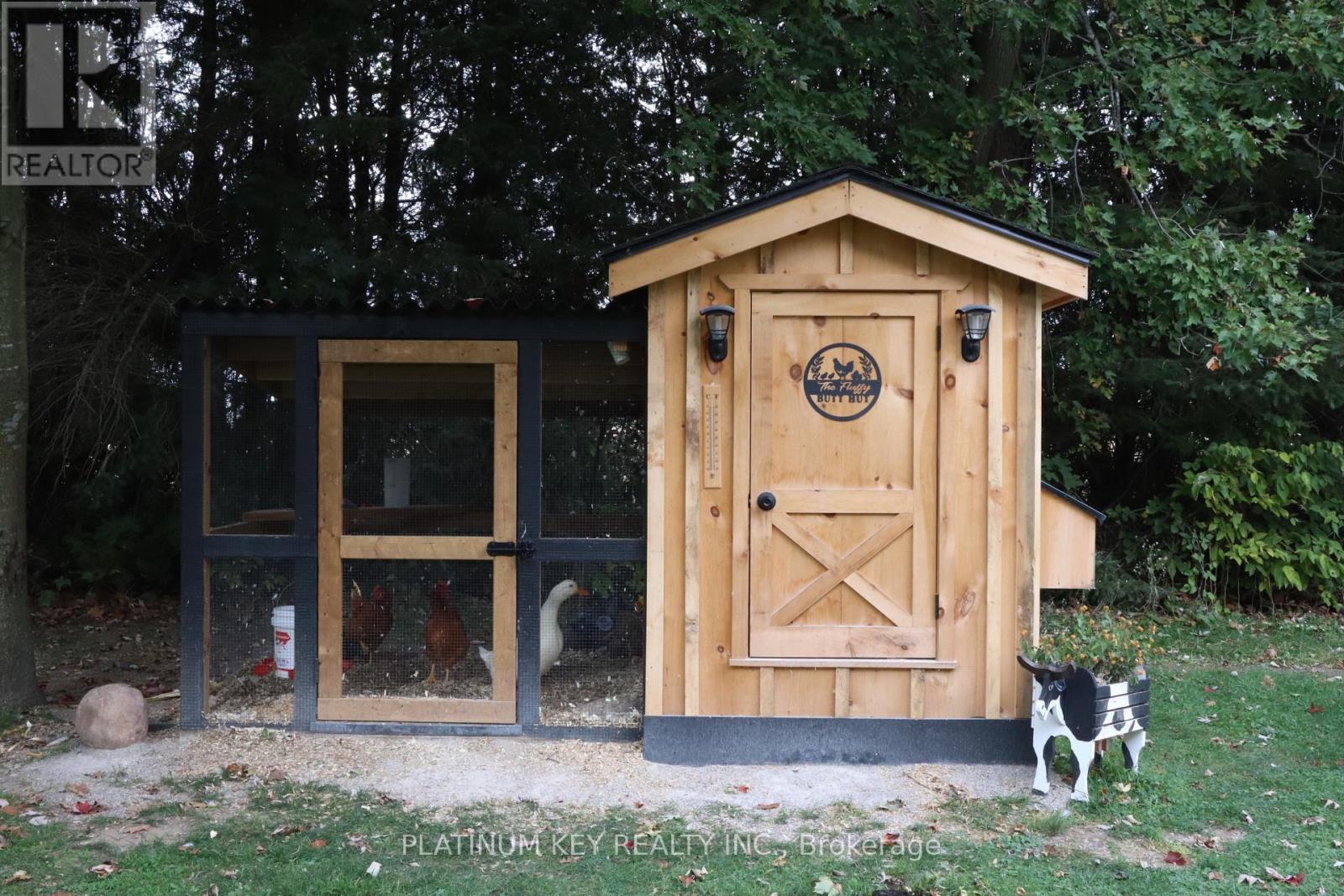 21243 Taits Road, Southwest Middlesex, Ontario  N0L 1M0 - Photo 8 - X12463732