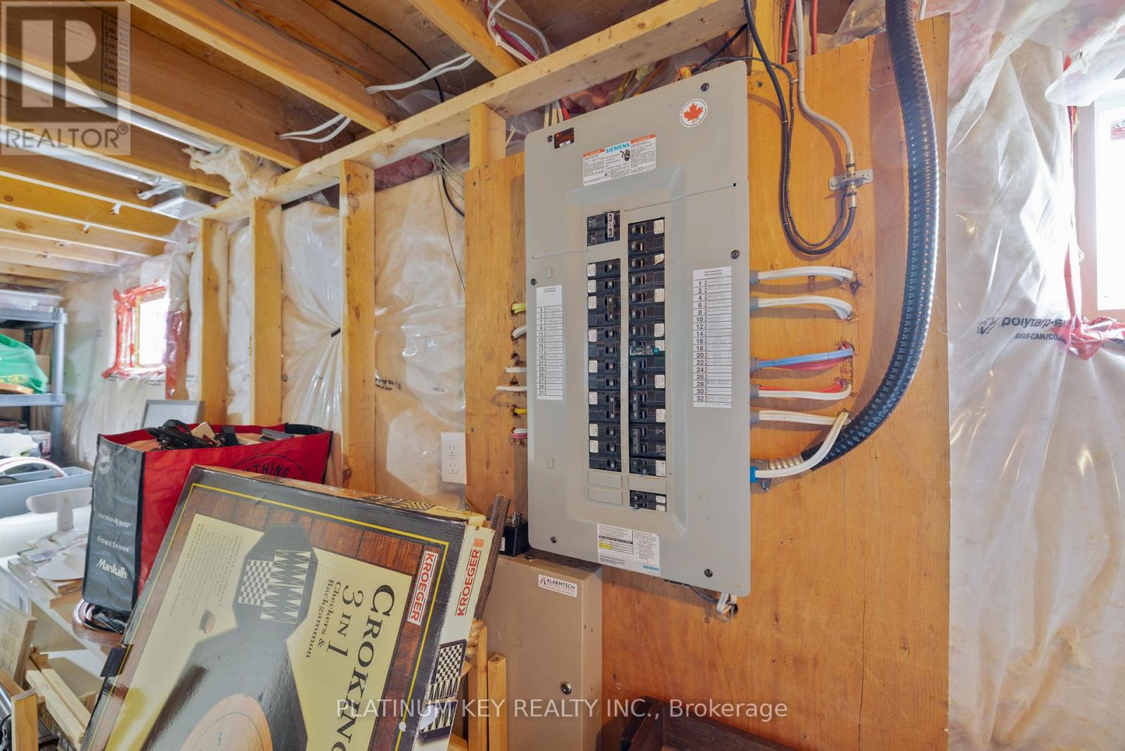 21243 Taits Road, Southwest Middlesex, Ontario  N0L 1M0 - Photo 41 - X12463732