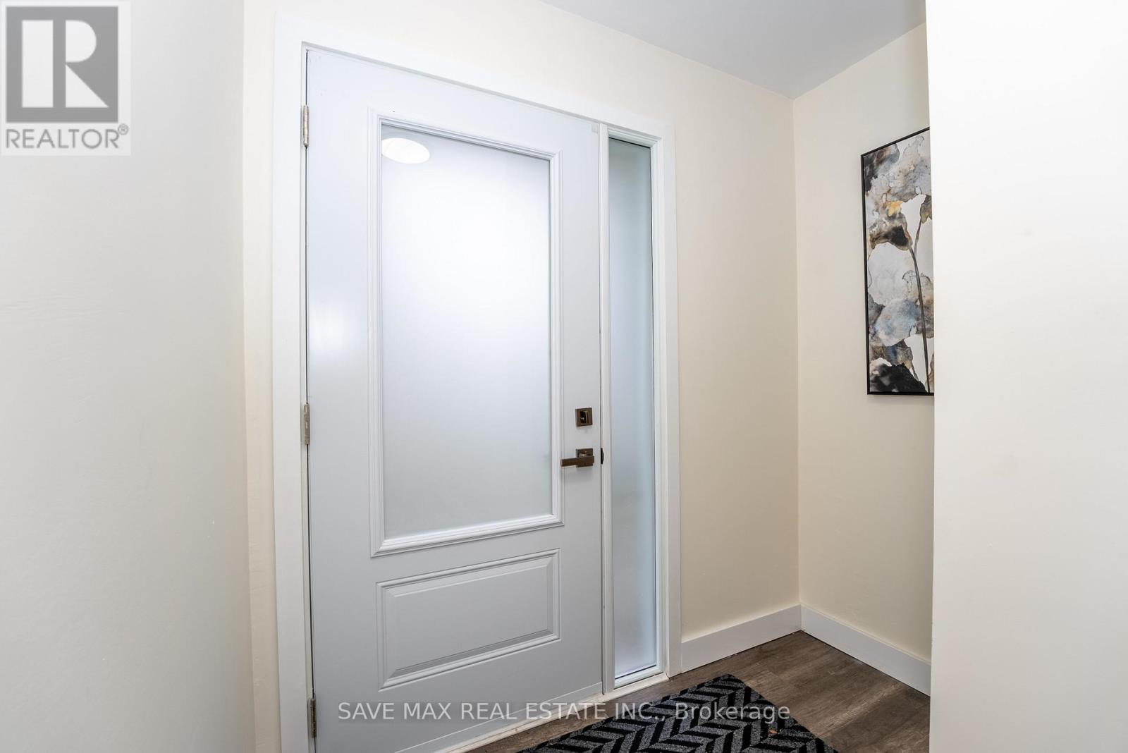 26 Hillbank Trail, Brampton, Ontario  L6S 1P6 - Photo 7 - W12509324