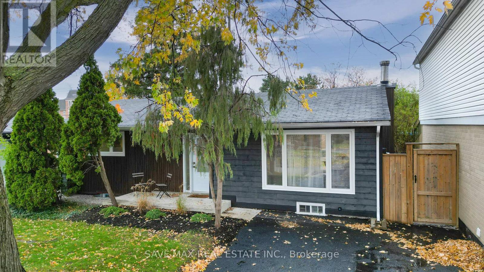 26 Hillbank Trail, Brampton, Ontario  L6S 1P6 - Photo 2 - W12509324