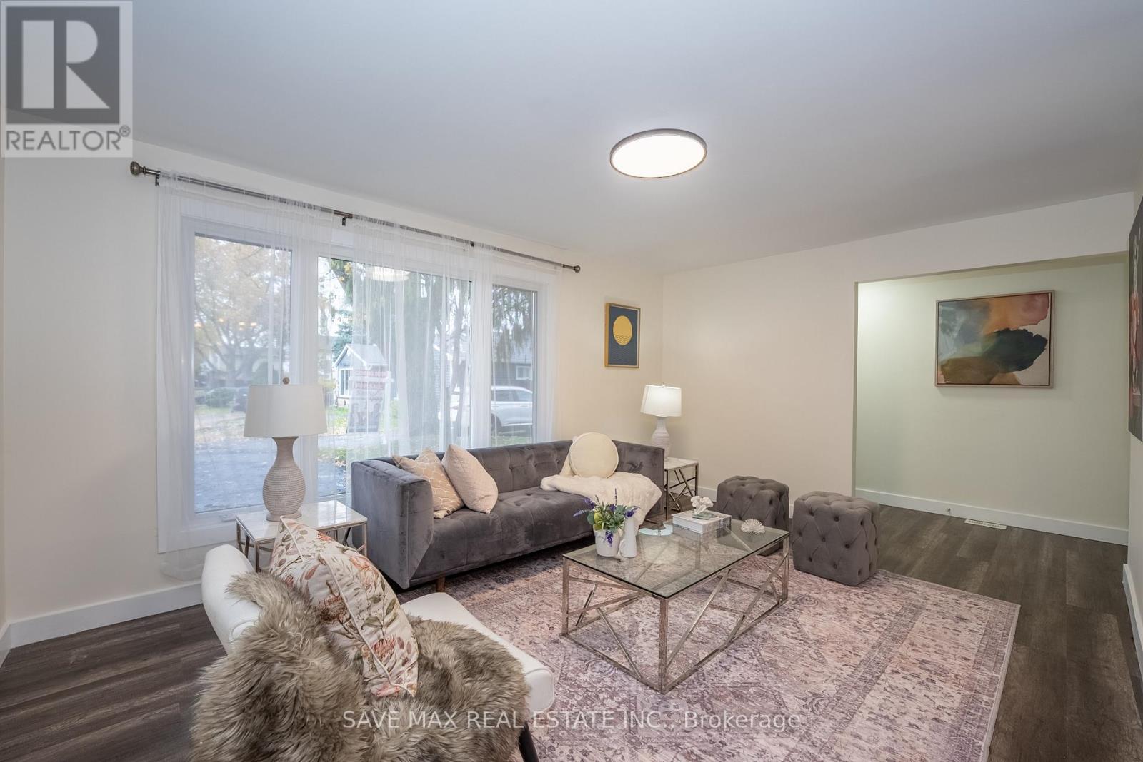 26 Hillbank Trail, Brampton, Ontario  L6S 1P6 - Photo 9 - W12509324