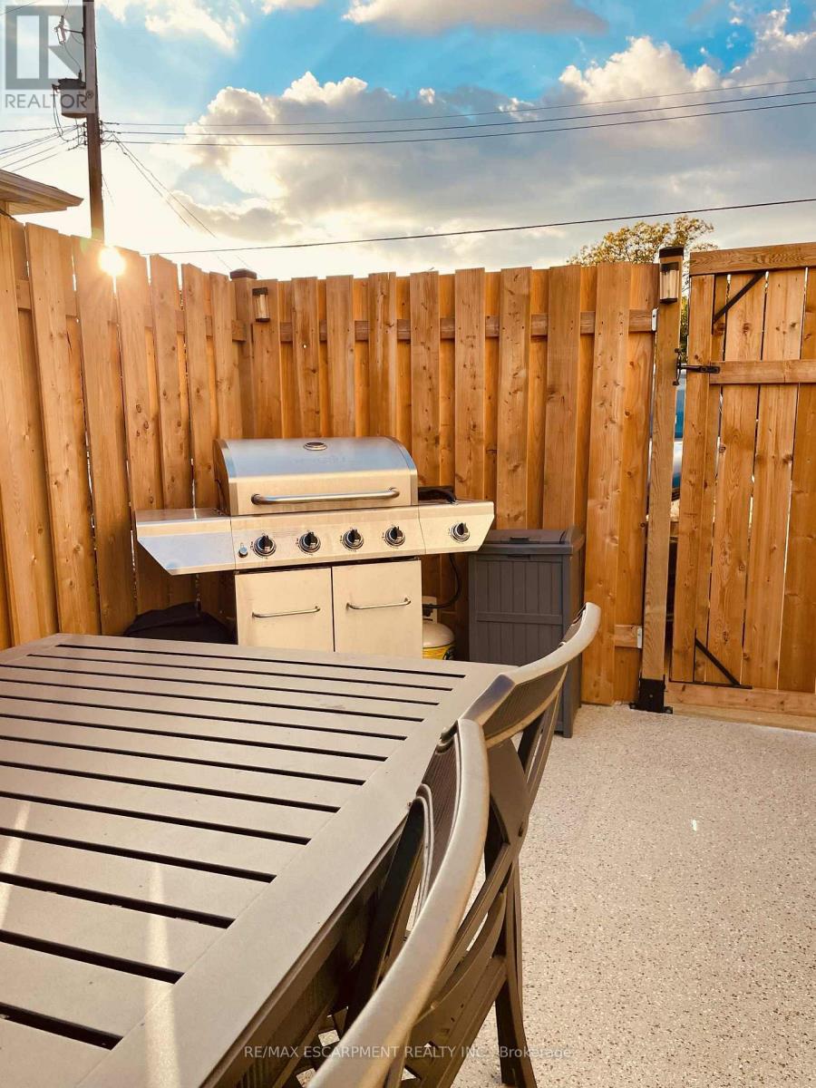 Lower - 143 Highridge Avenue, Hamilton, Ontario  L8E 3L5 - Photo 27 - X12510362