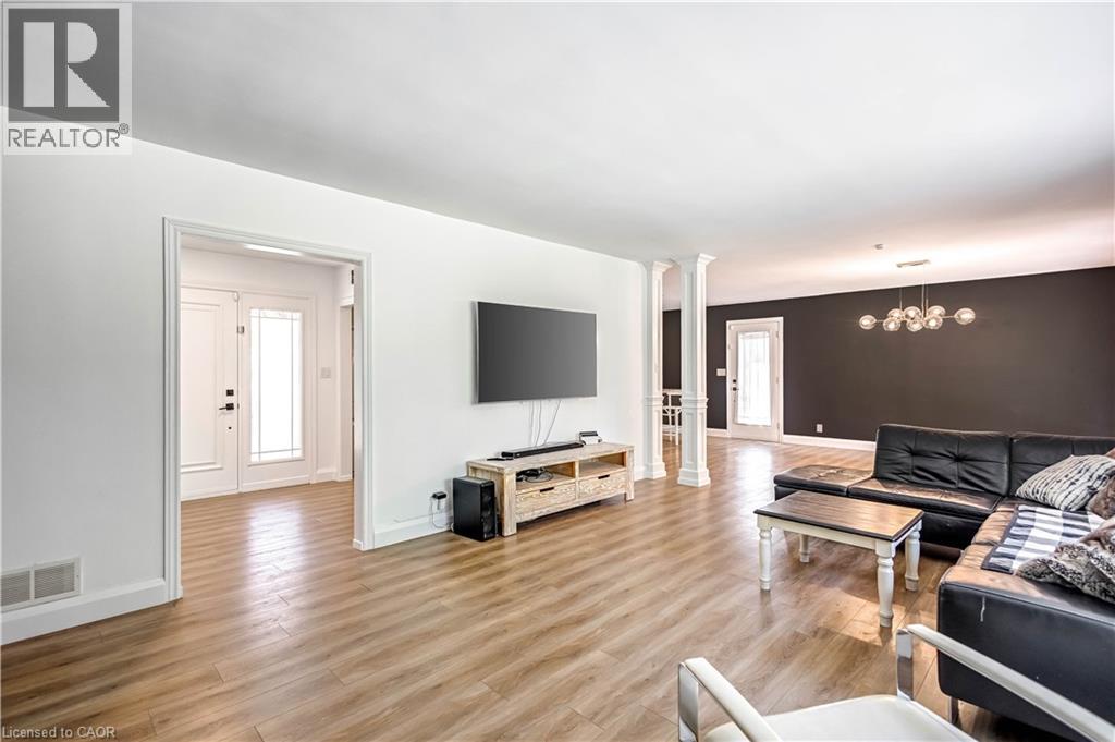 5585 Belmont Avenue, Niagara Falls, Ontario  L2H 1J8 - Photo 7 - 40778480