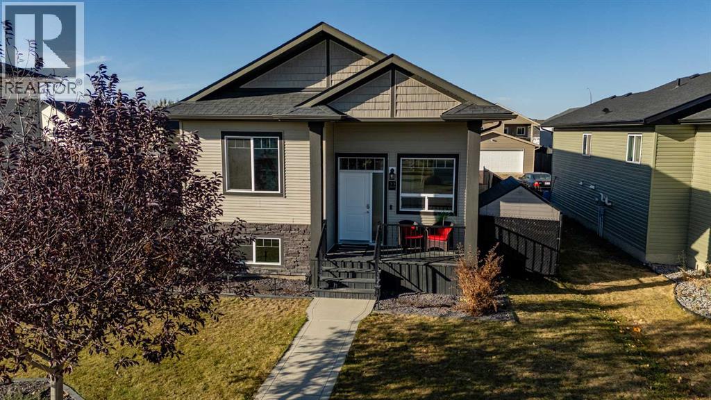 22 Mackenzie Ranch Way, Lacombe, Alberta