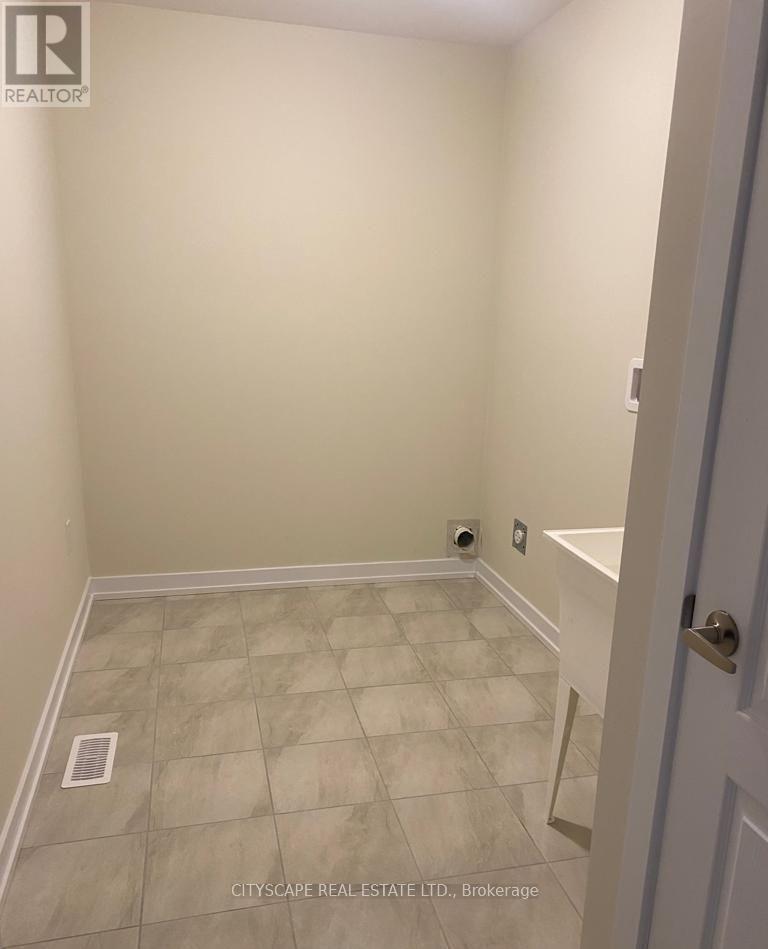 27 Wintergreen Crescent, Haldimand, Ontario  N3W 0H9 - Photo 12 - X12509272