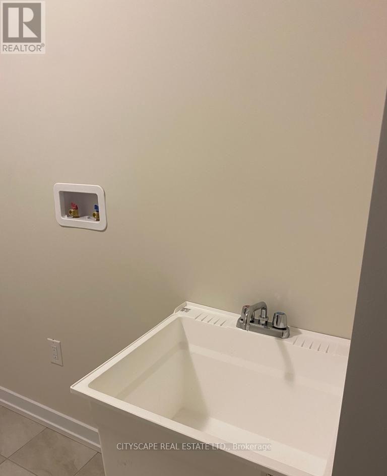 27 Wintergreen Crescent, Haldimand, Ontario  N3W 0H9 - Photo 18 - X12509272