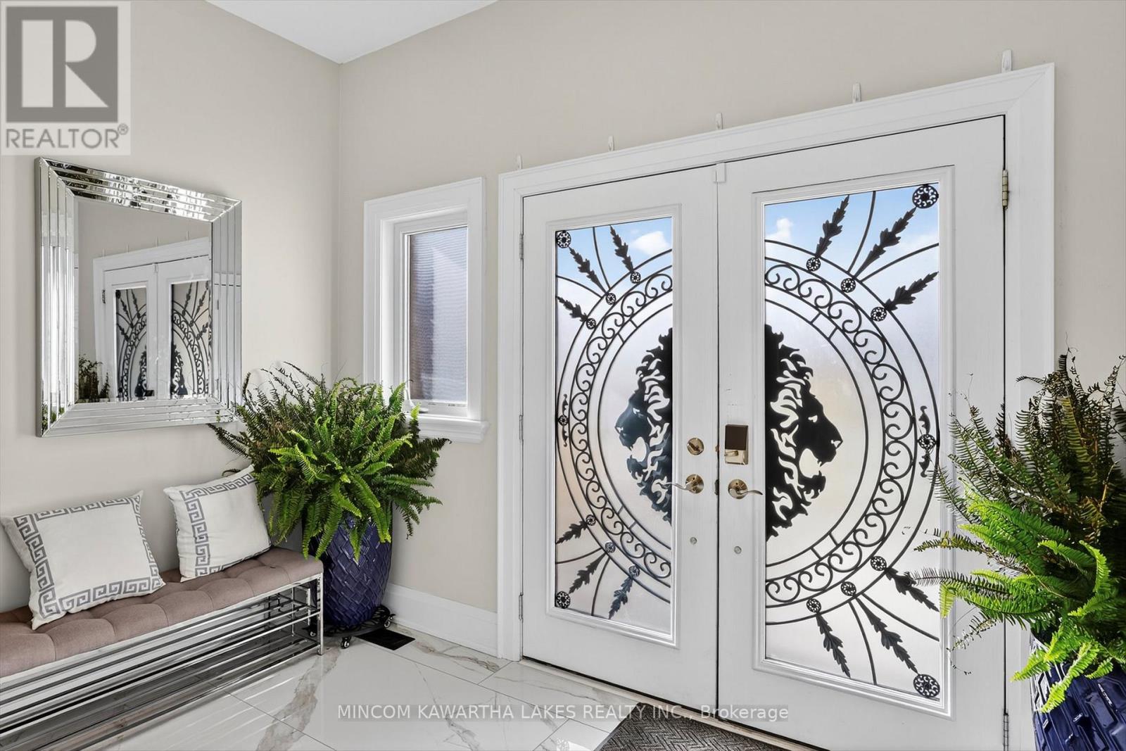 742 Sawmill Road, Peterborough (Northcrest Ward 5), Ontario  K9L 0G3 - Photo 3 - X12512698