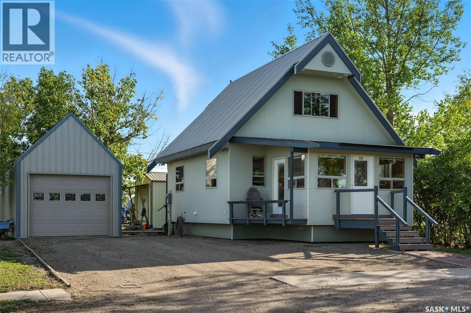 224 Bird Street, Loreburn, Saskatchewan  S0H 2S0 - Photo 2 - SK022483