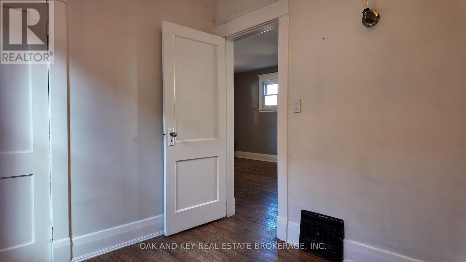 32 Tennyson Street, London East, Ontario  N5Z 2K7 - Photo 11 - X12512638