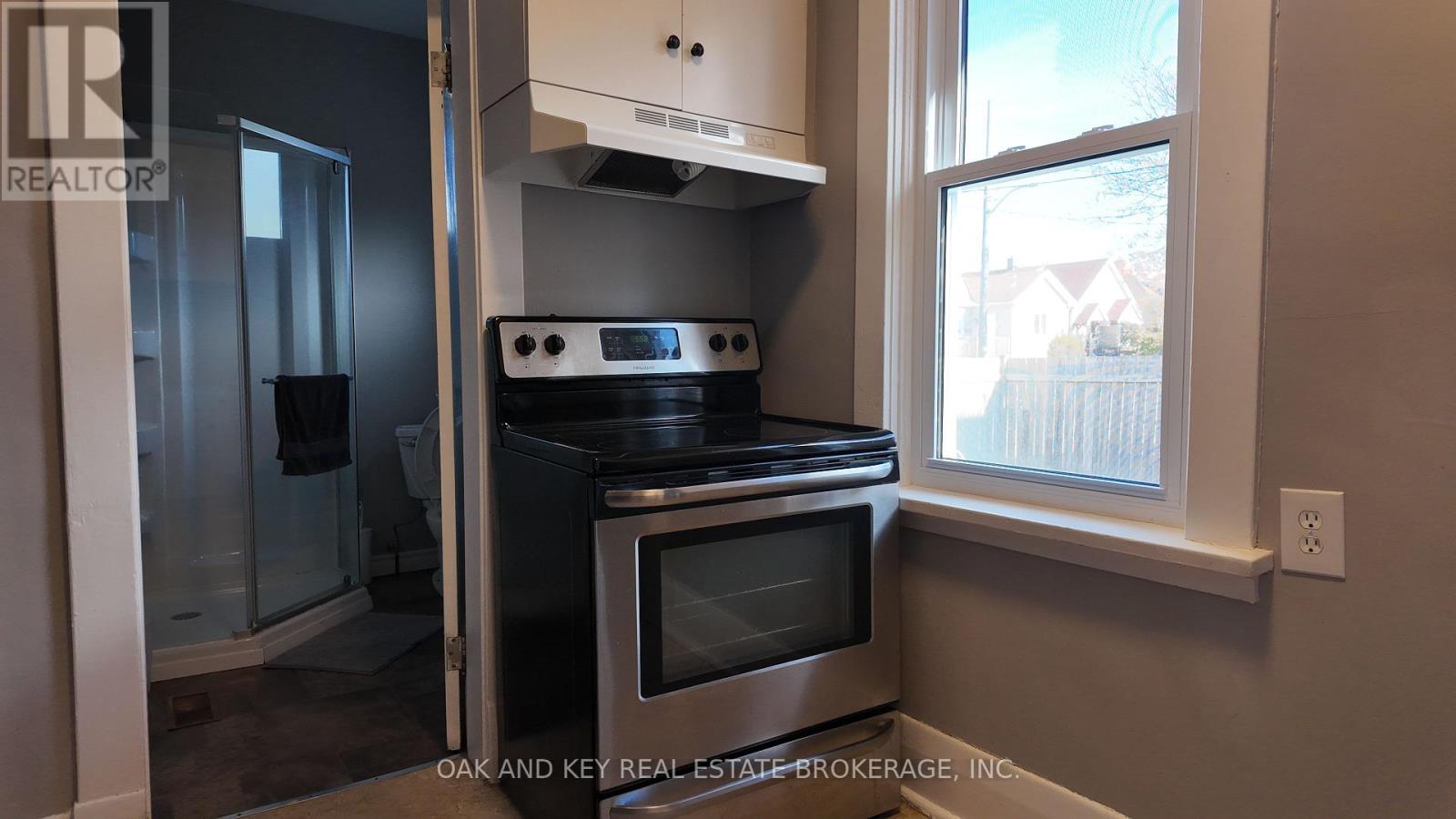 32 Tennyson Street, London East, Ontario  N5Z 2K7 - Photo 14 - X12512638