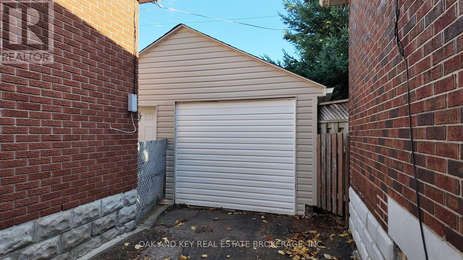 32 Tennyson Street, London East, Ontario  N5Z 2K7 - Photo 3 - X12512638