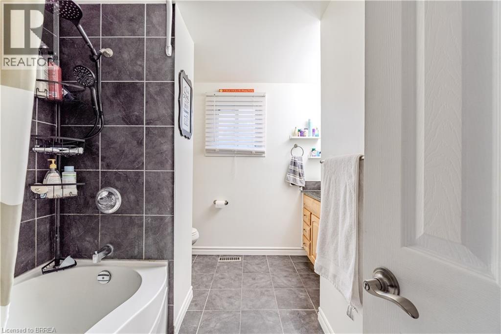 17 Kanata Crescent, Brantford, Ontario  N3R 7E8 - Photo 11 - 40784144