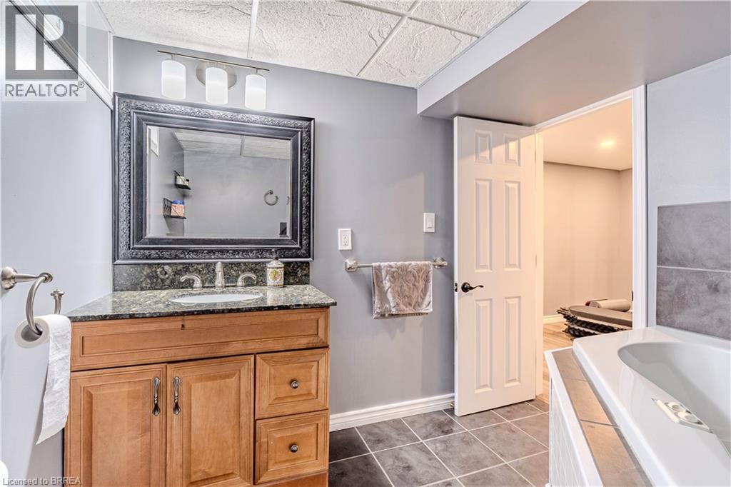 17 Kanata Crescent, Brantford, Ontario  N3R 7E8 - Photo 21 - 40784144