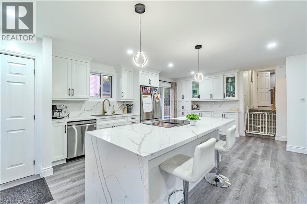 17 Kanata Crescent, Brantford, Ontario  N3R 7E8 - Photo 3 - 40784144