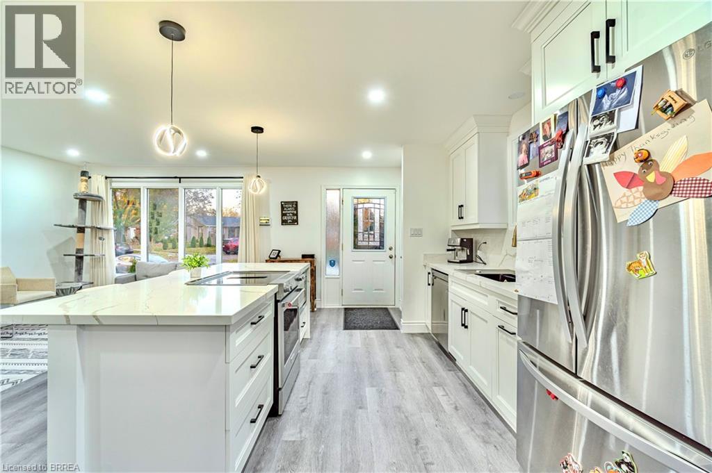 17 Kanata Crescent, Brantford, Ontario  N3R 7E8 - Photo 4 - 40784144