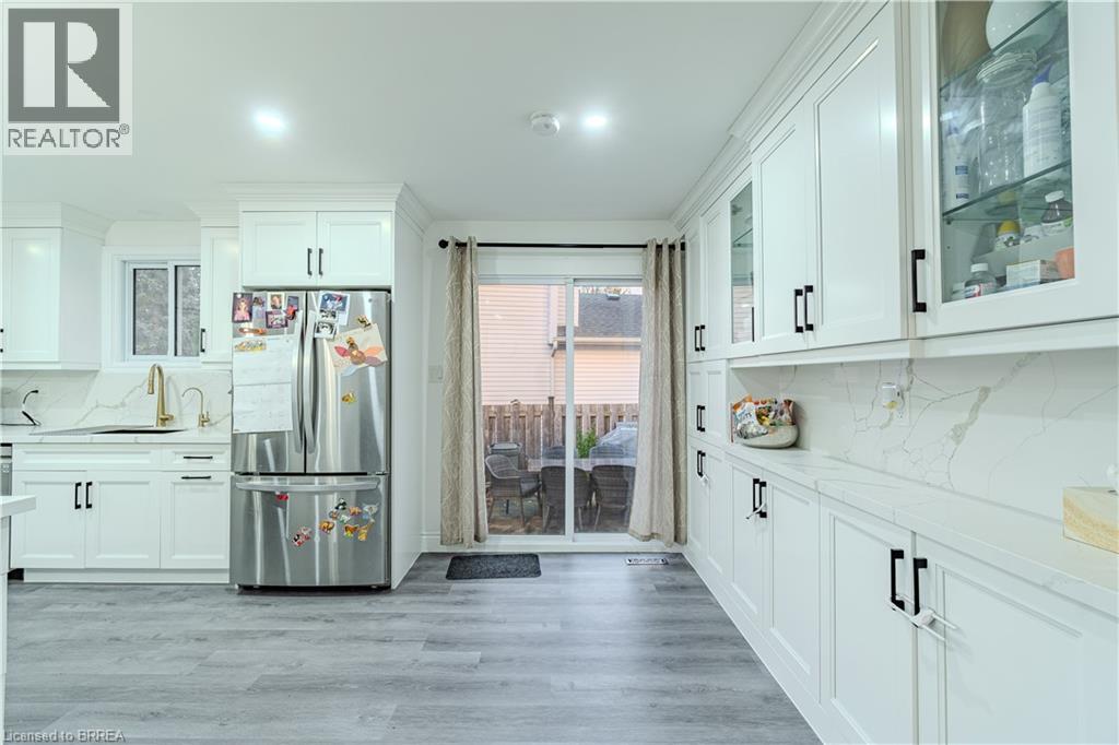 17 Kanata Crescent, Brantford, Ontario  N3R 7E8 - Photo 5 - 40784144