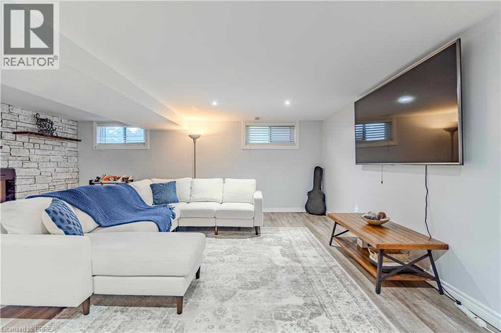 17 Kanata Crescent, Brantford, Ontario  N3R 7E8 - Photo 8 - 40784144