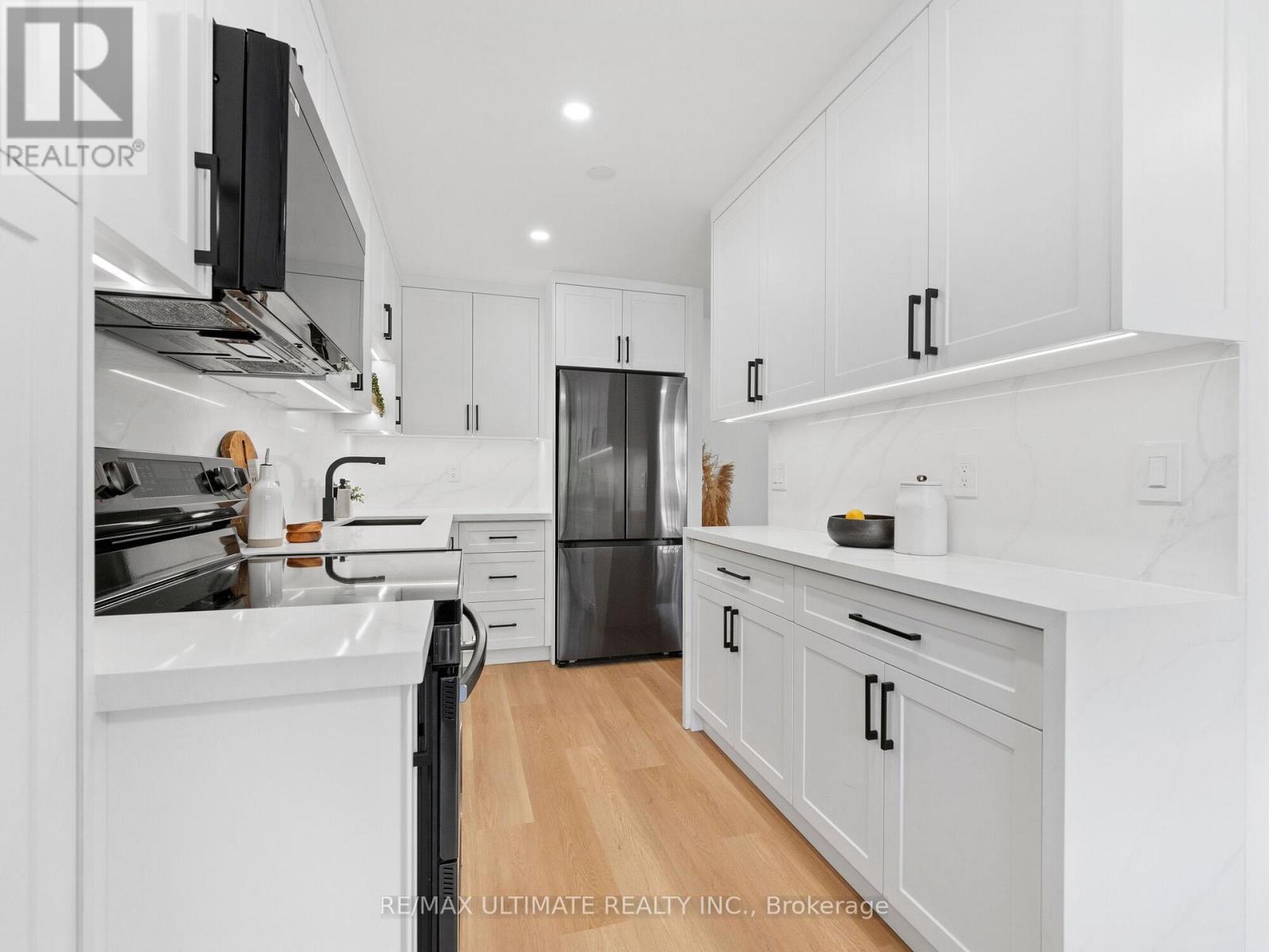 201 - 1815 O'connor Drive, Toronto, Ontario  M4A 2P9 - Photo 19 - C12512330