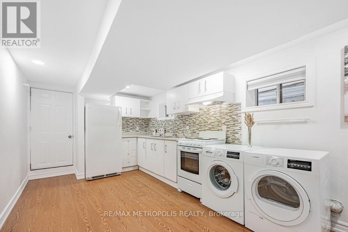 Bsmt - 275 Christie Street, Toronto, Ontario  M6G 3B9 - Photo 3 - C12512434