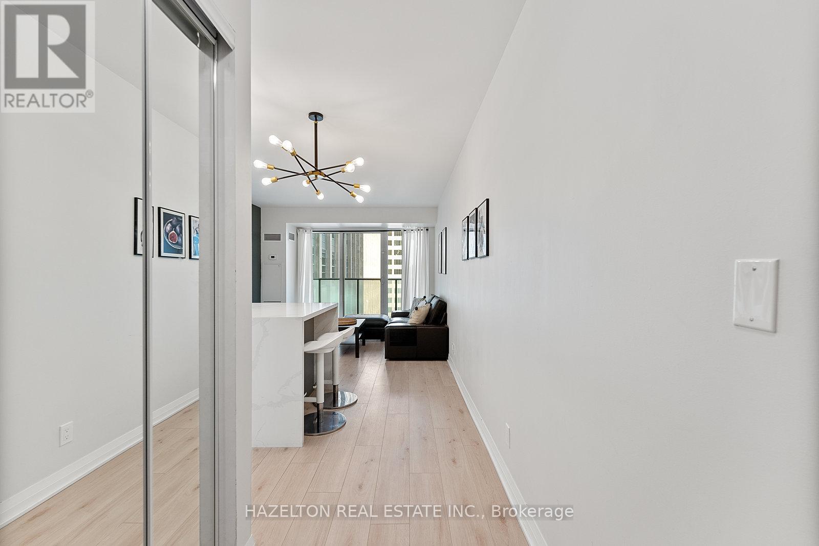 1109 - 99 Foxbar Road, Toronto, Ontario M4V 0B2 - Photo 9 - C12512458