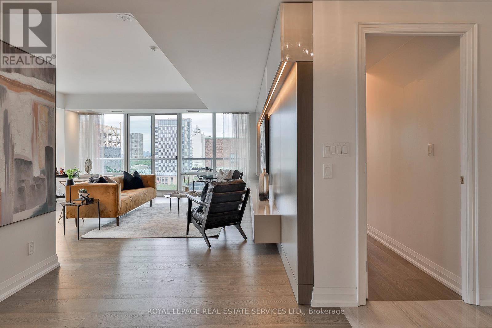 808 - 1 Bedford Road, Toronto, Ontario  M5R 2J7 - Photo 2 - C12512464