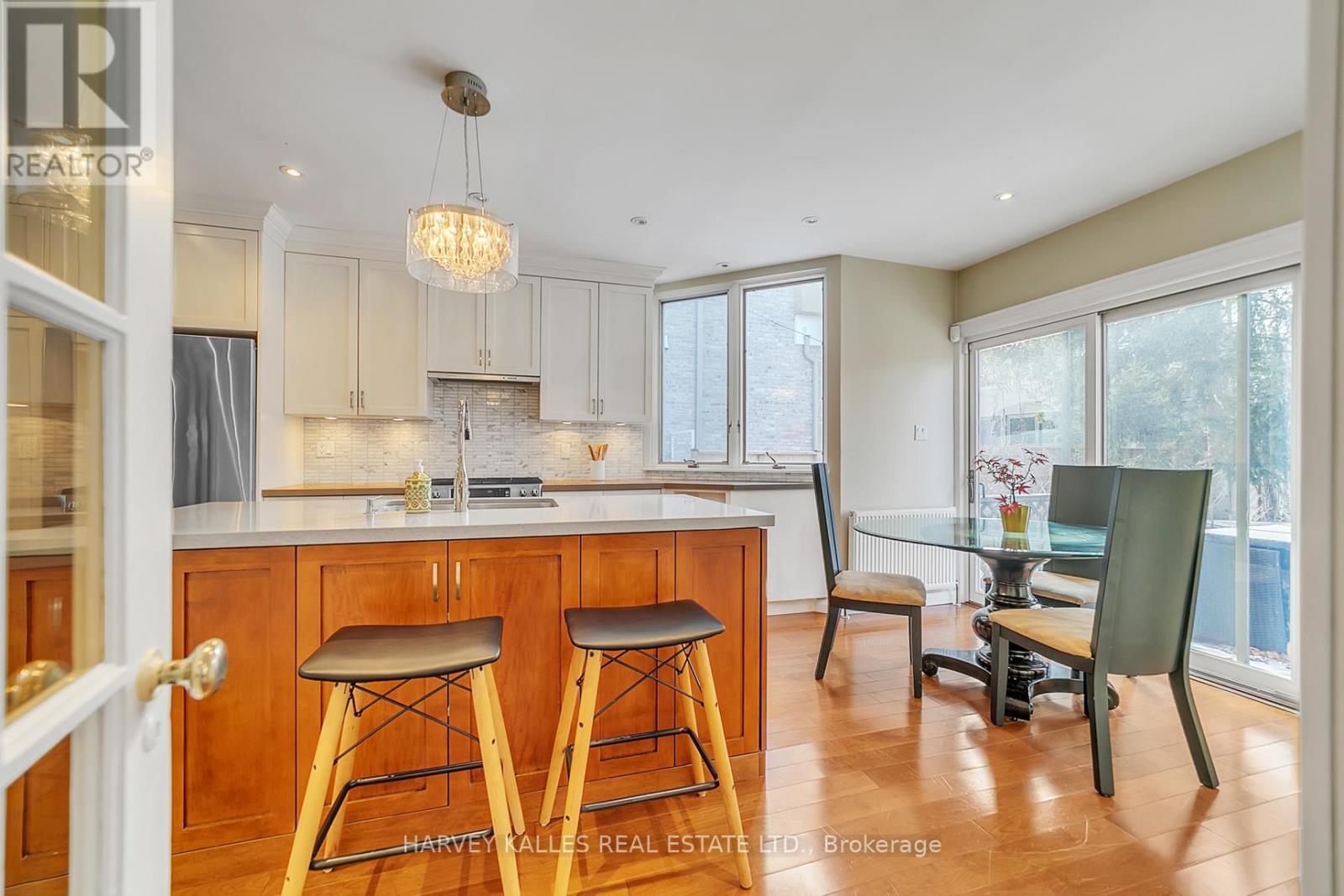 212 Glenayr Road, Toronto, Ontario  M5P 3C3 - Photo 6 - C12512560