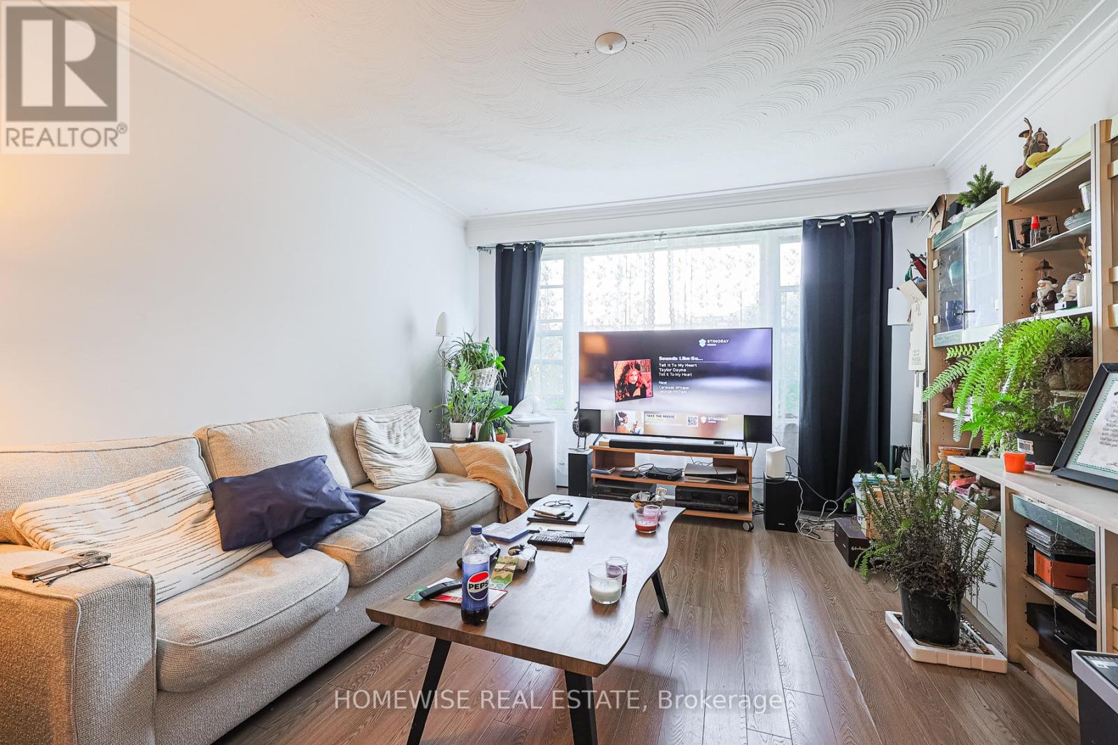 4 Lanark Avenue, Toronto, Ontario  M6C 2B3 - Photo 3 - C12512602