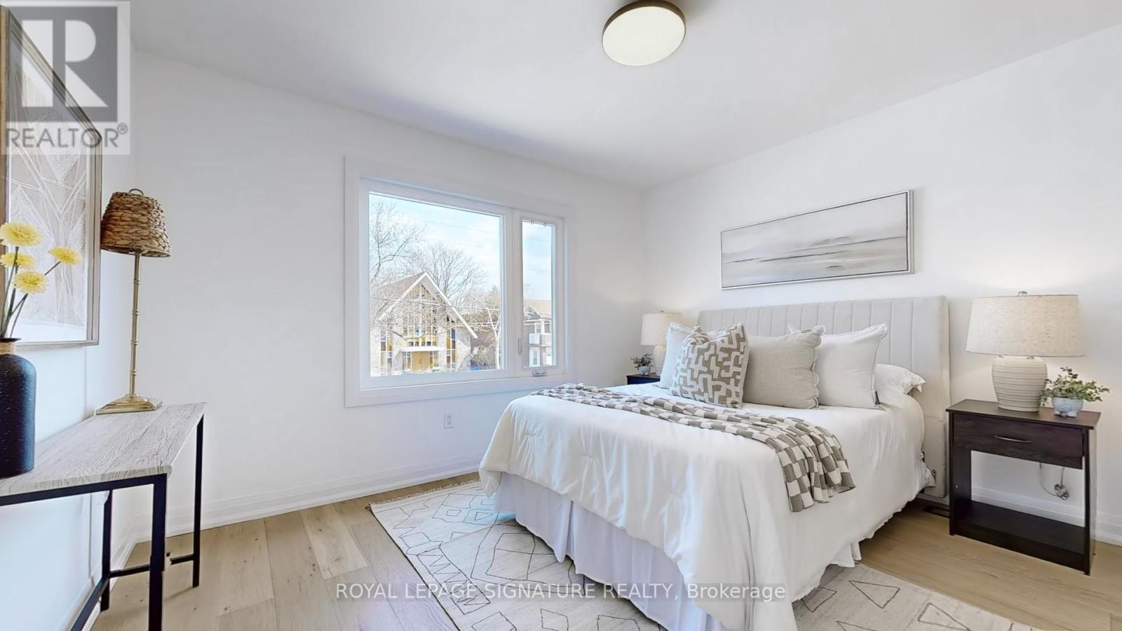 914 Broadview Avenue, Toronto, Ontario  M4K 2R1 - Photo 13 - E12512406