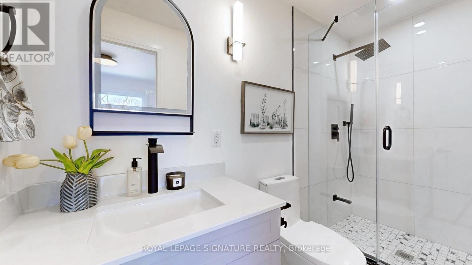 914 Broadview Avenue, Toronto, Ontario  M4K 2R1 - Photo 15 - E12512406