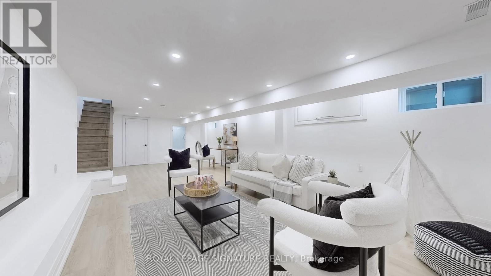 914 Broadview Avenue, Toronto, Ontario  M4K 2R1 - Photo 21 - E12512406