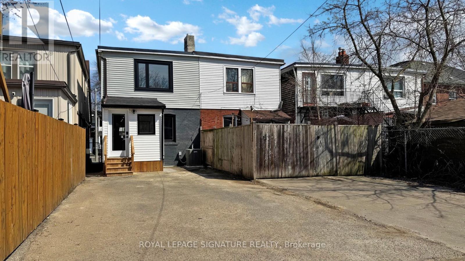 914 Broadview Avenue, Toronto, Ontario  M4K 2R1 - Photo 25 - E12512406