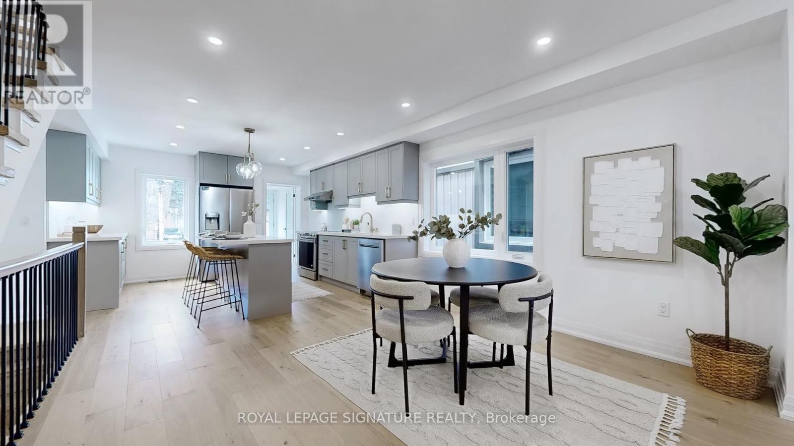 914 Broadview Avenue, Toronto, Ontario  M4K 2R1 - Photo 6 - E12512406