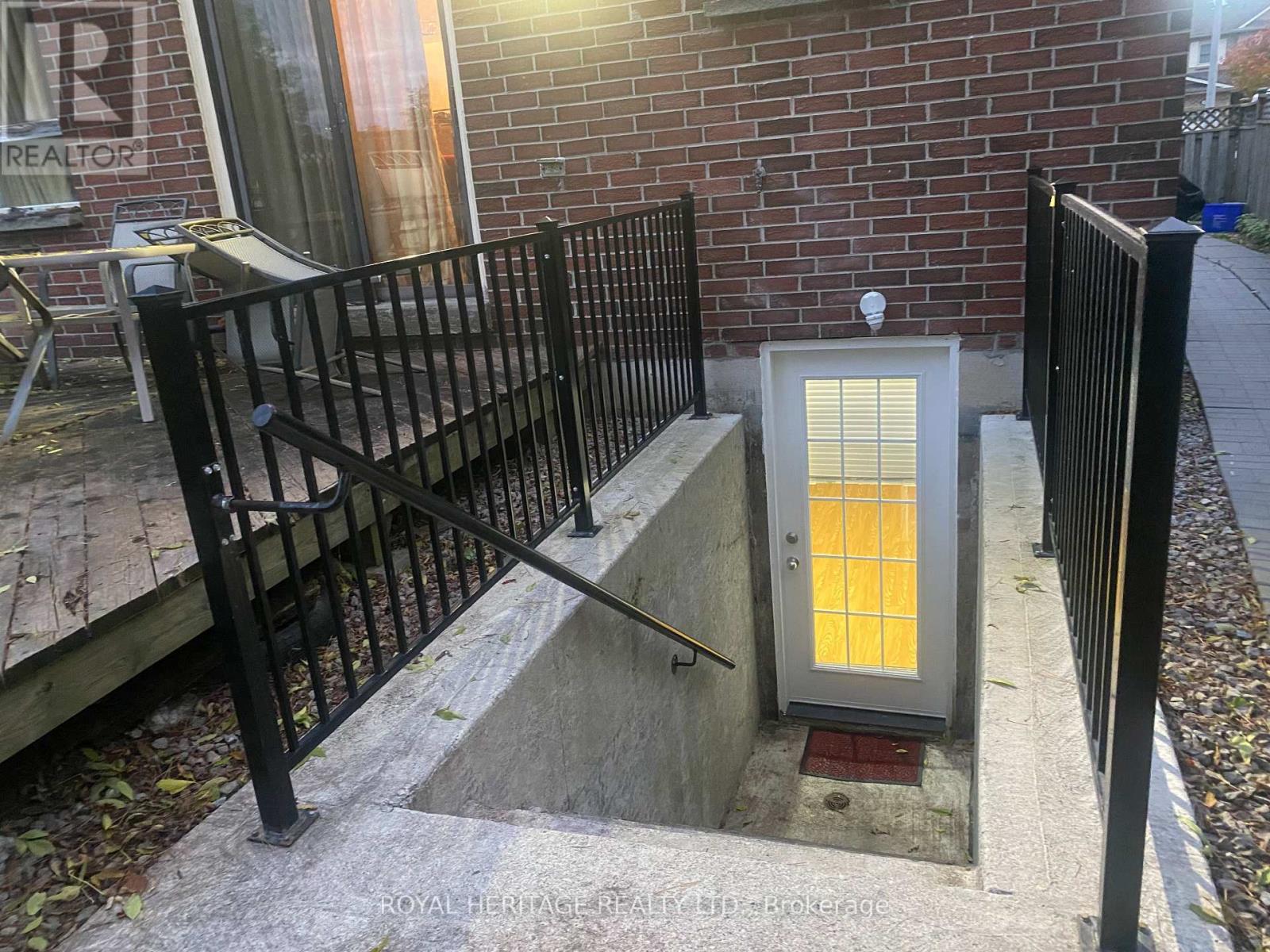 24 Reed Drive, Ajax, Ontario  L1S 5S1 - Photo 3 - E12512456