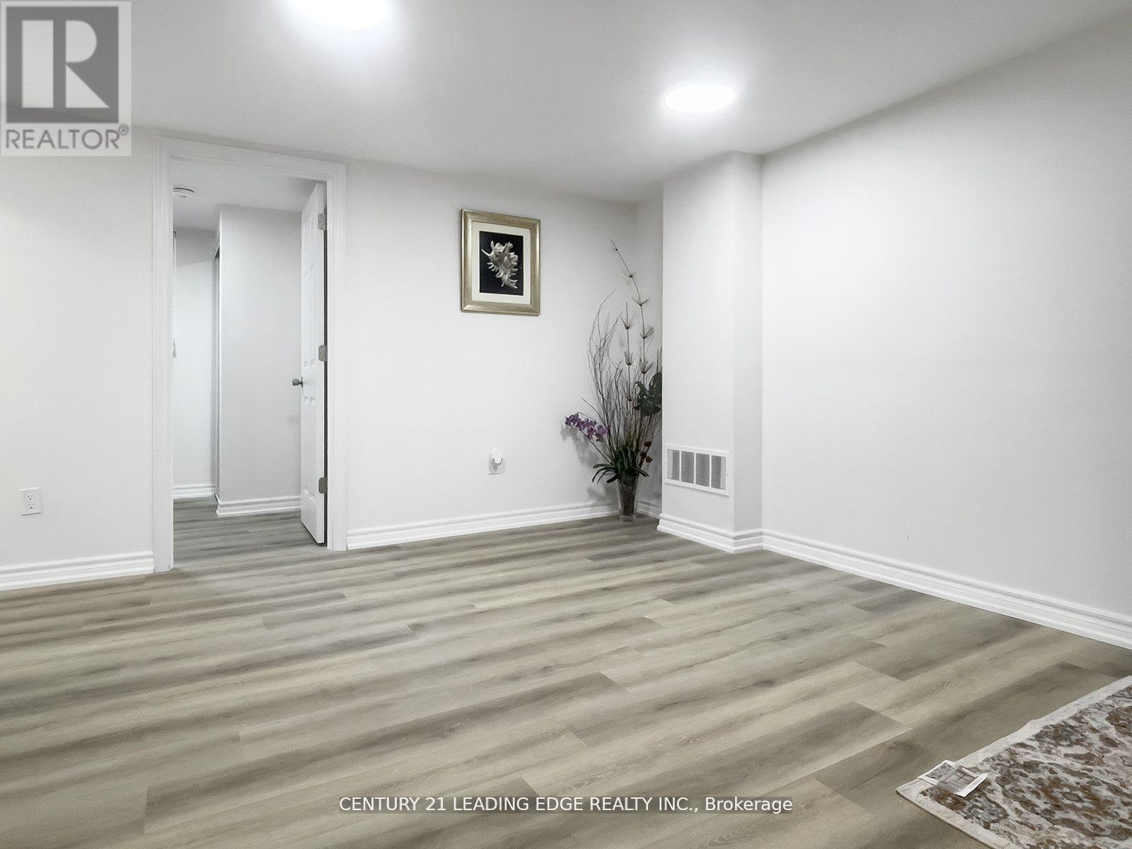 A - 117 Riveside Drive N, Oshawa, Ontario  L1G 6J6 - Photo 4 - E12512558