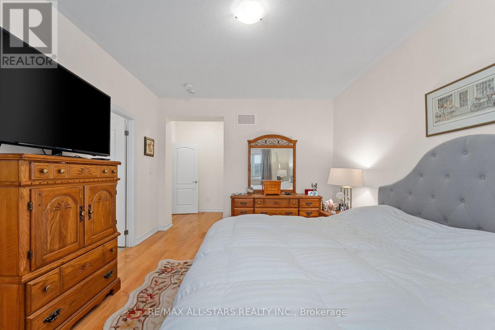 88 Connell Drive, Georgina, Ontario  L4P 0K3 - Photo 14 - N12512312