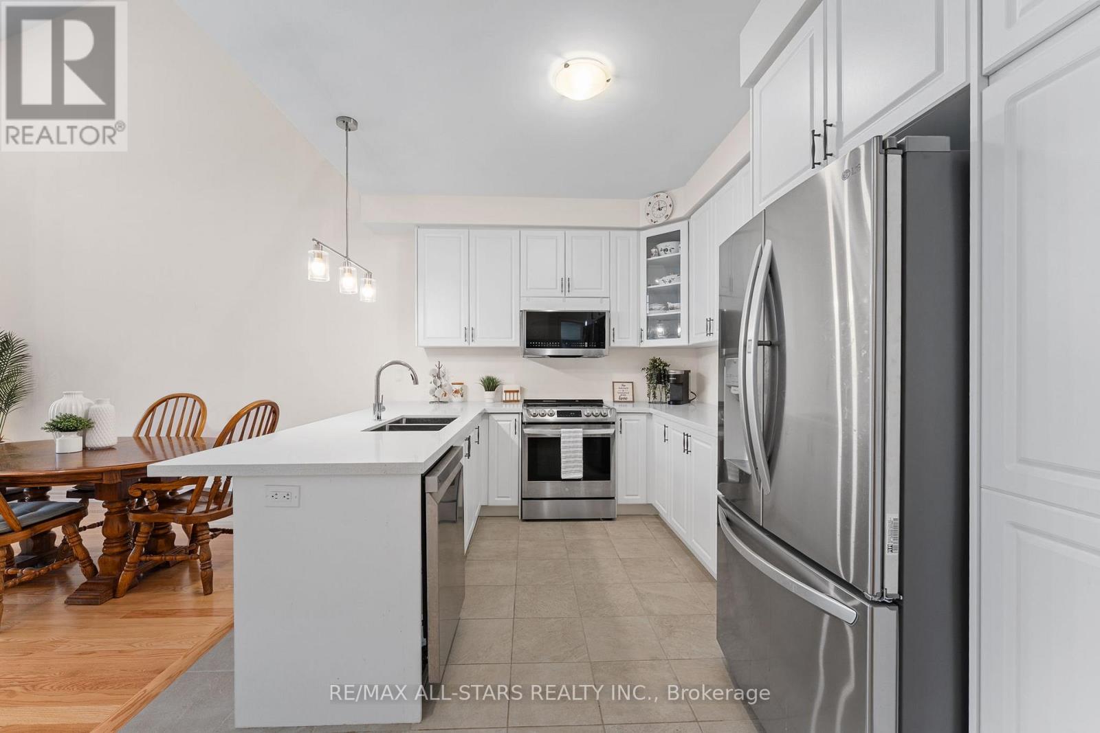 88 Connell Drive, Georgina, Ontario  L4P 0K3 - Photo 5 - N12512312