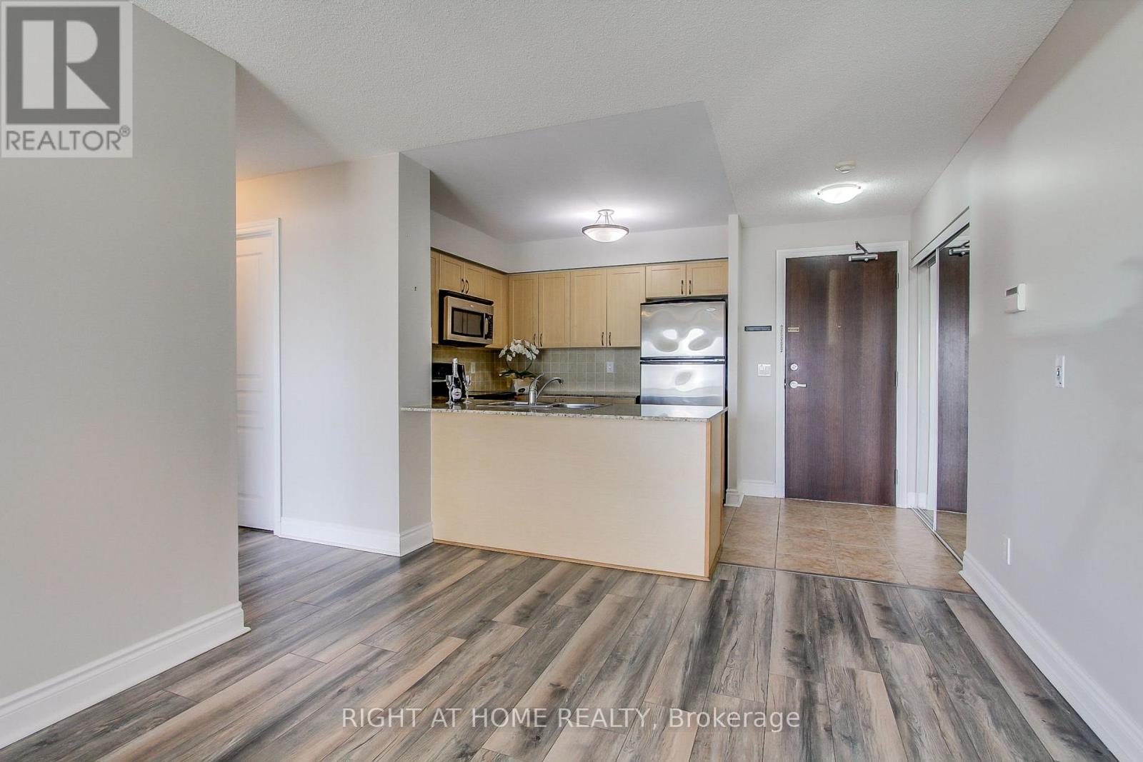 712 - 7 North Park Road, Vaughan, Ontario  L4J 0C9 - Photo 15 - N12512344