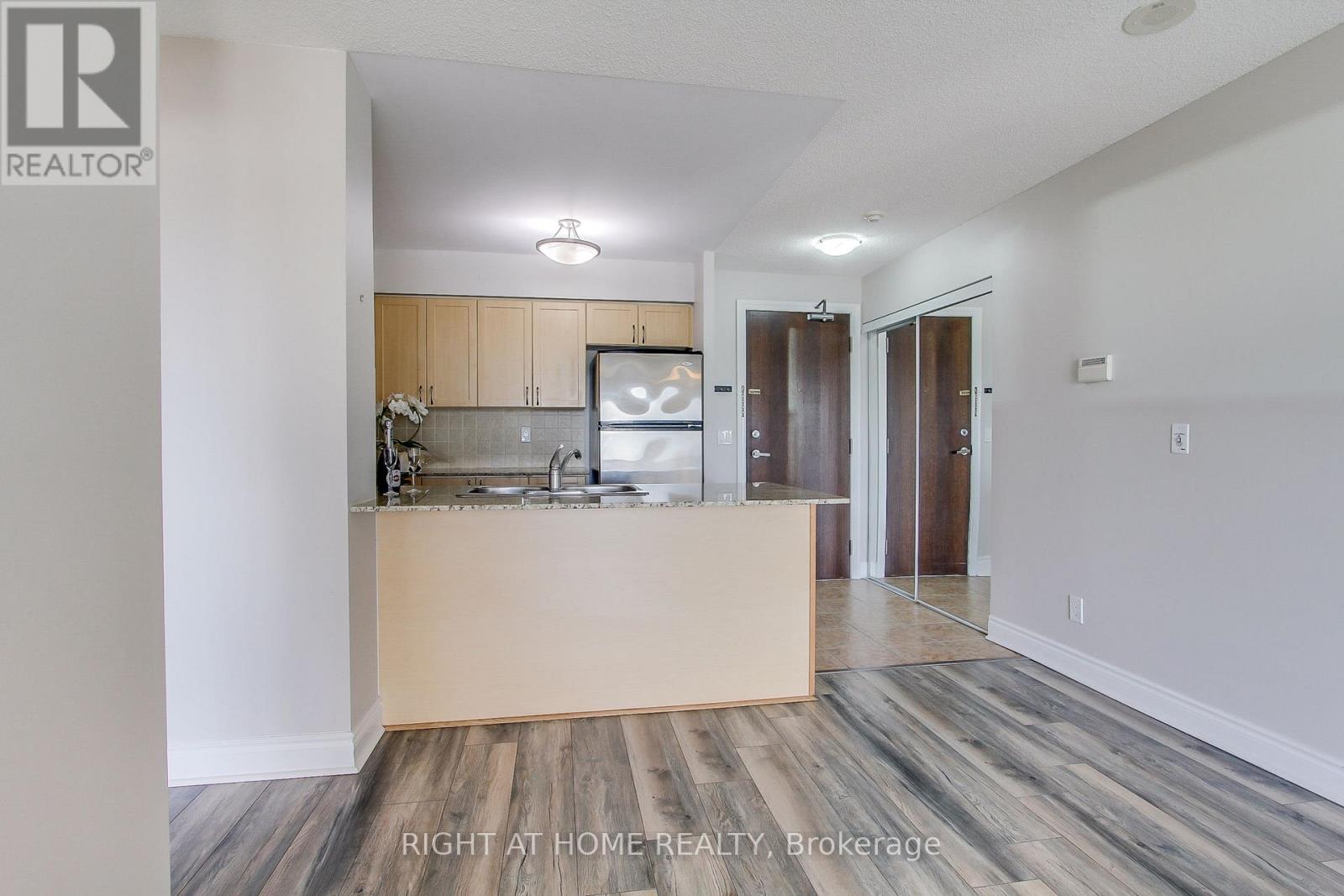 712 - 7 North Park Road, Vaughan, Ontario  L4J 0C9 - Photo 16 - N12512344