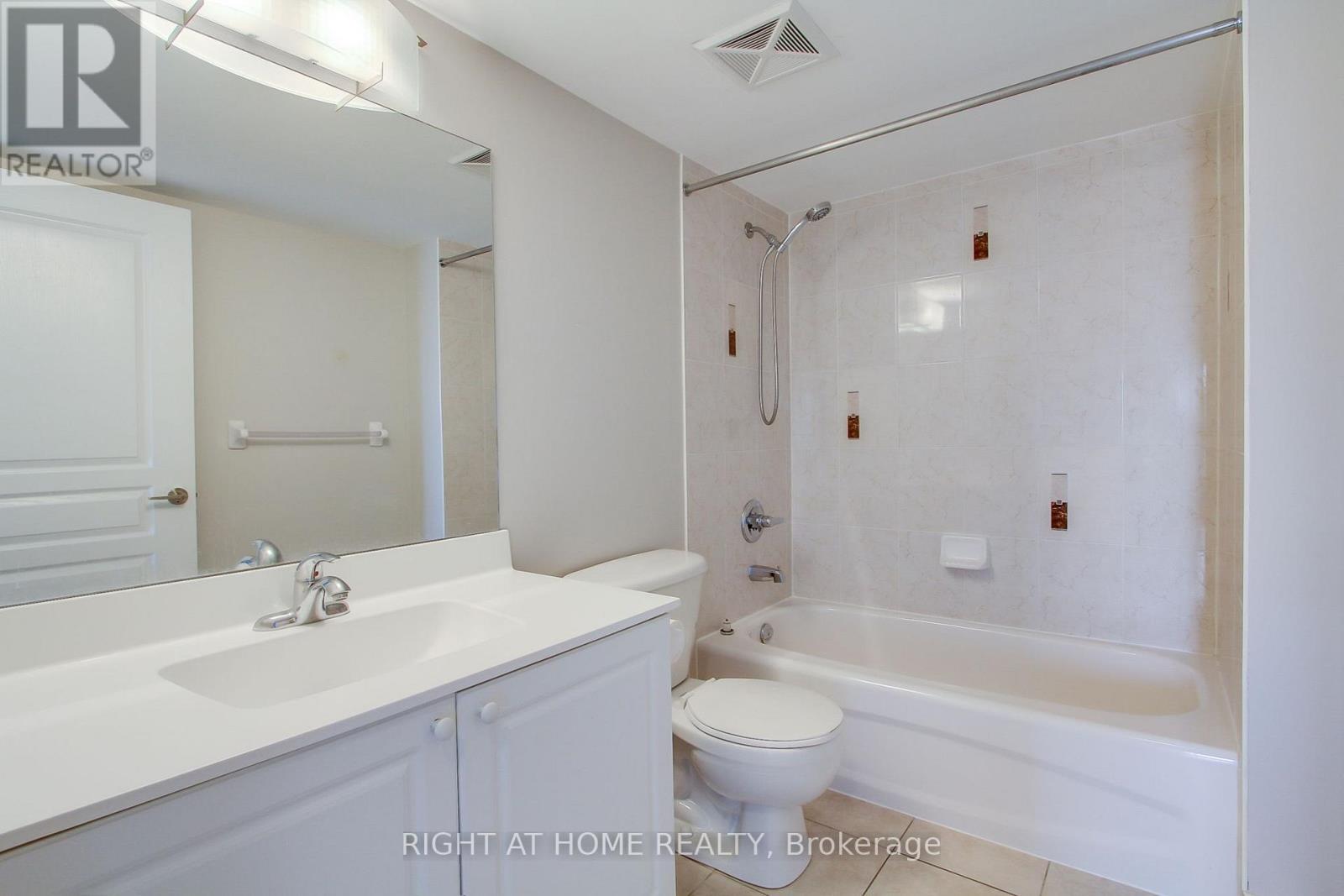 712 - 7 North Park Road, Vaughan, Ontario  L4J 0C9 - Photo 34 - N12512344
