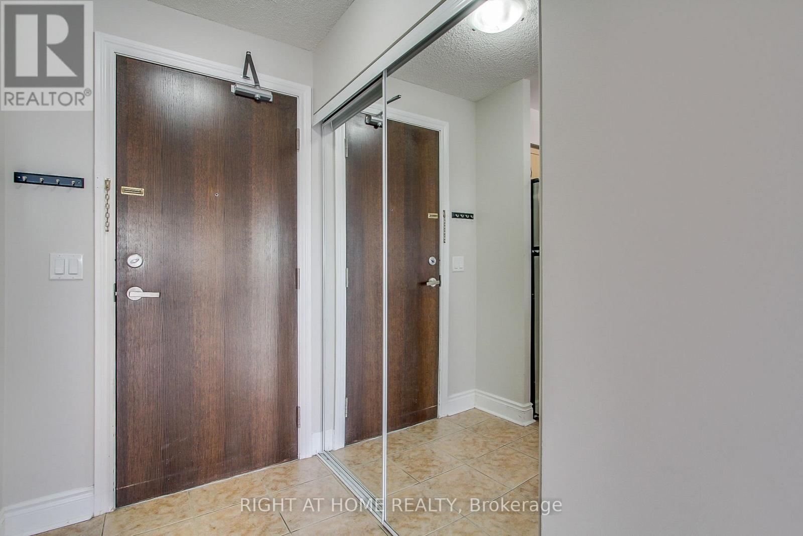 712 - 7 North Park Road, Vaughan, Ontario  L4J 0C9 - Photo 9 - N12512344