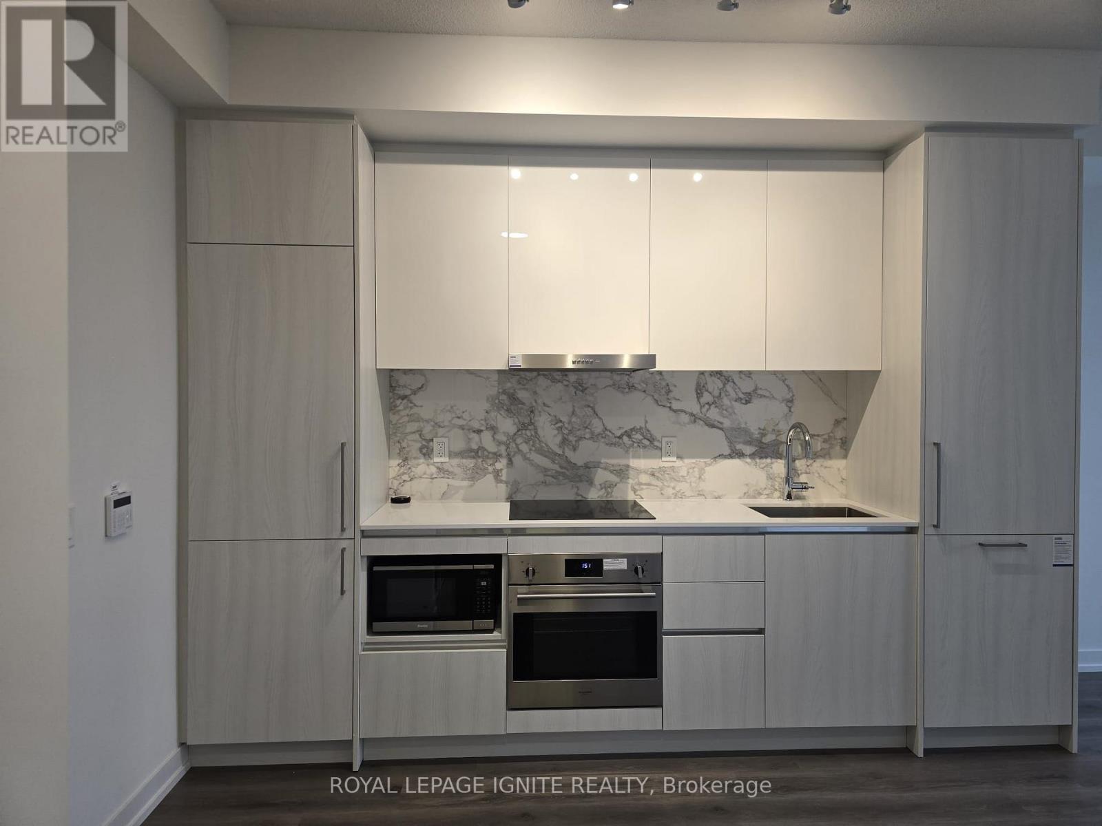 1711 - 225 COMMERCE STREET, Vaughan, Ontario