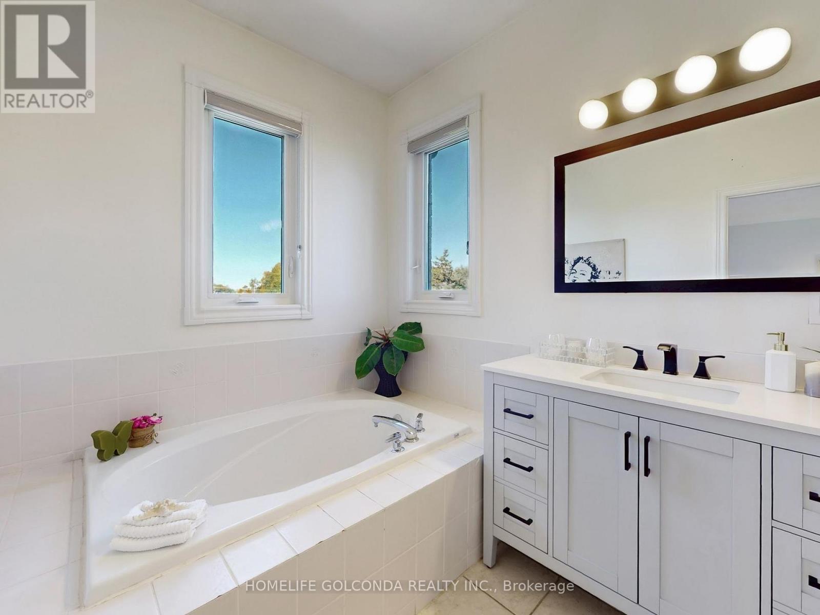 4 Deer Ridge Road, Uxbridge, Ontario  L0C 1A0 - Photo 24 - N12512428