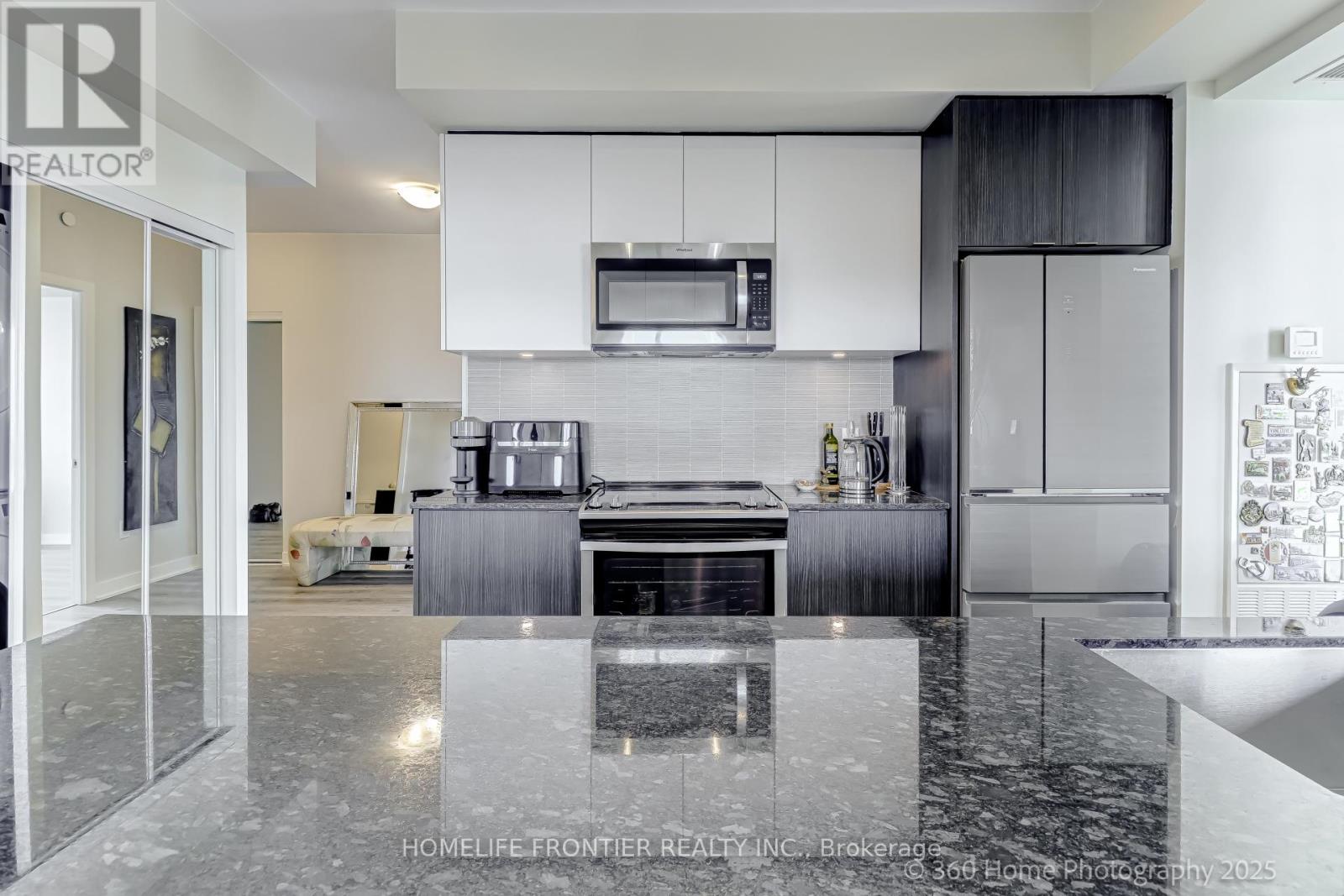 904 - 100 Eagle Rock Way W, Vaughan, Ontario  L6A 5B9 - Photo 13 - N12512432