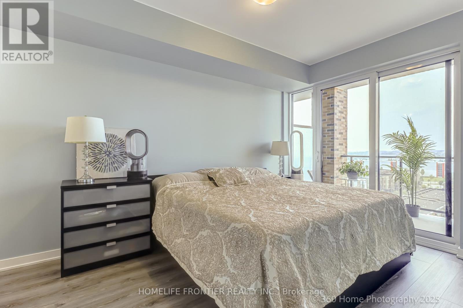 904 - 100 Eagle Rock Way W, Vaughan, Ontario  L6A 5B9 - Photo 5 - N12512432