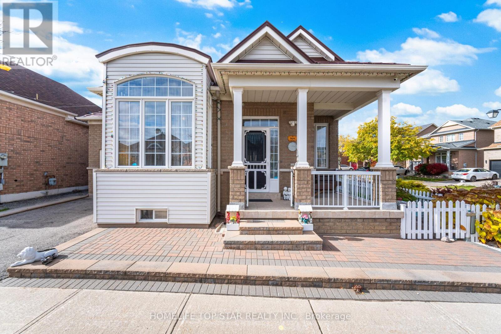 26 DELRAY DRIVE, Markham, Ontario