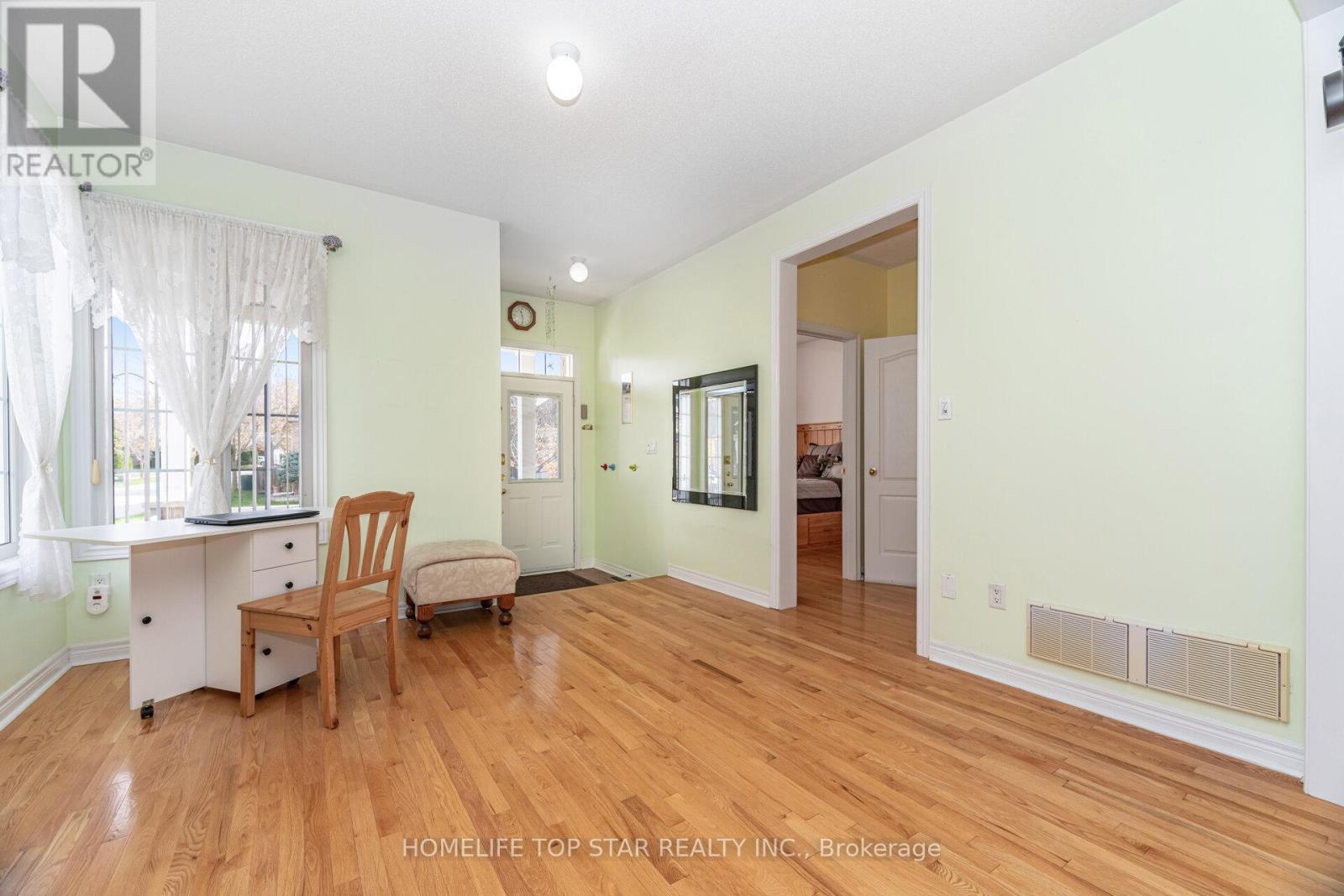 26 Delray Drive, Markham, Ontario  L6E 1Y6 - Photo 11 - N12512478