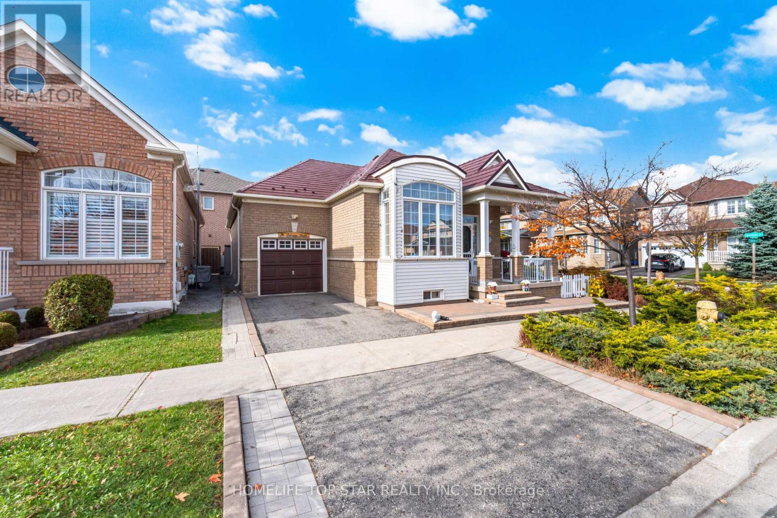 26 Delray Drive, Markham, Ontario  L6E 1Y6 - Photo 4 - N12512478
