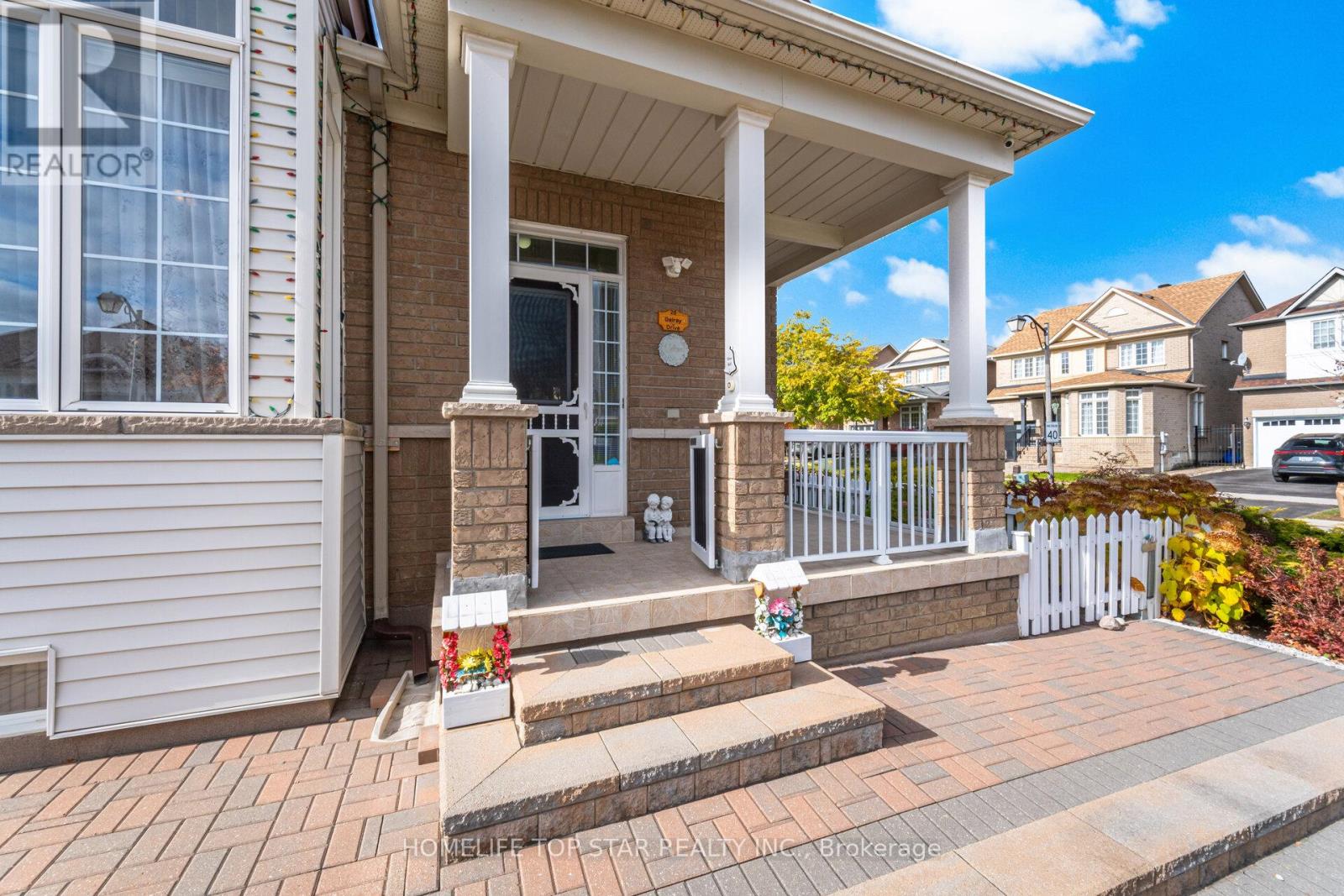 26 Delray Drive, Markham, Ontario  L6E 1Y6 - Photo 6 - N12512478