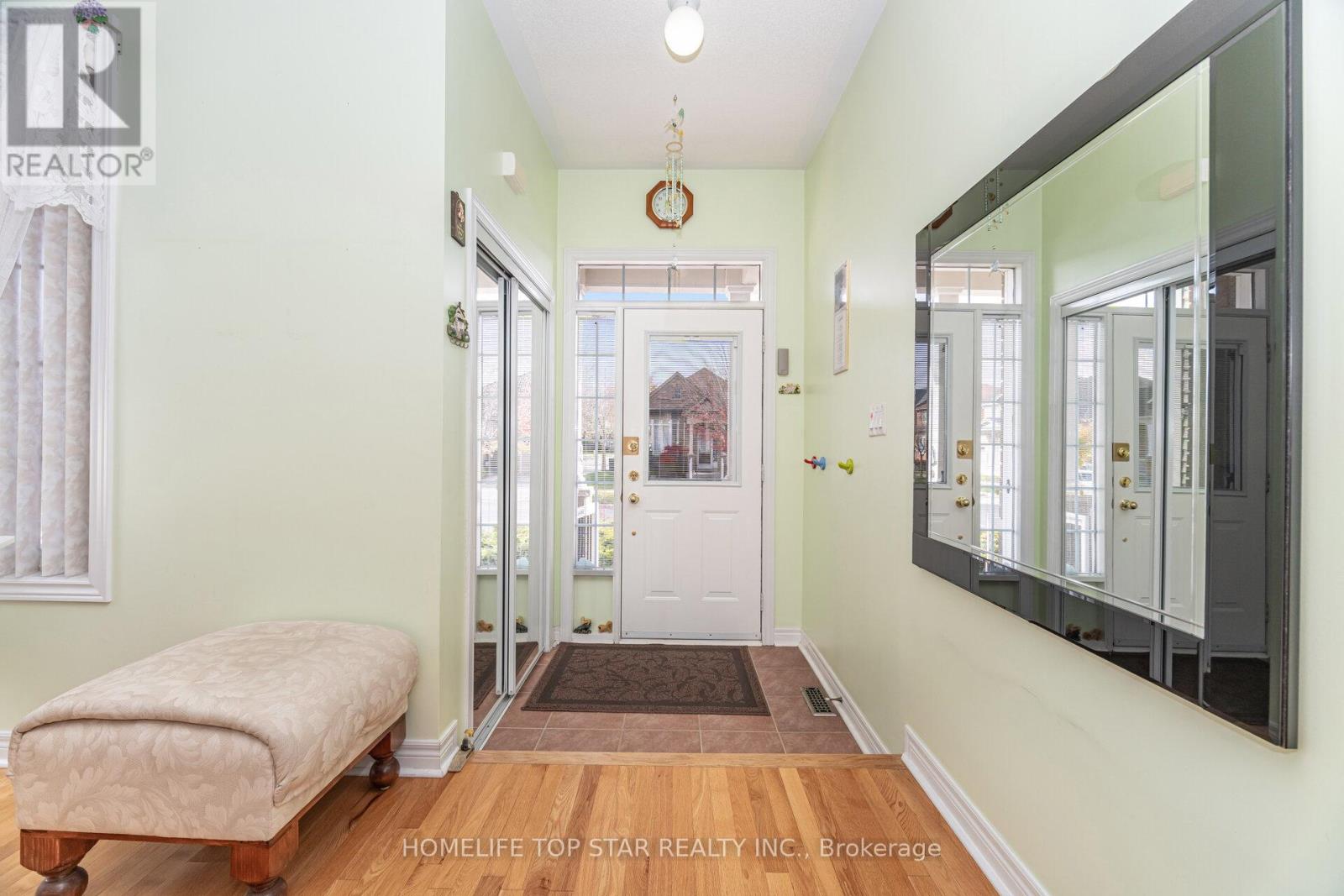 26 Delray Drive, Markham, Ontario  L6E 1Y6 - Photo 7 - N12512478